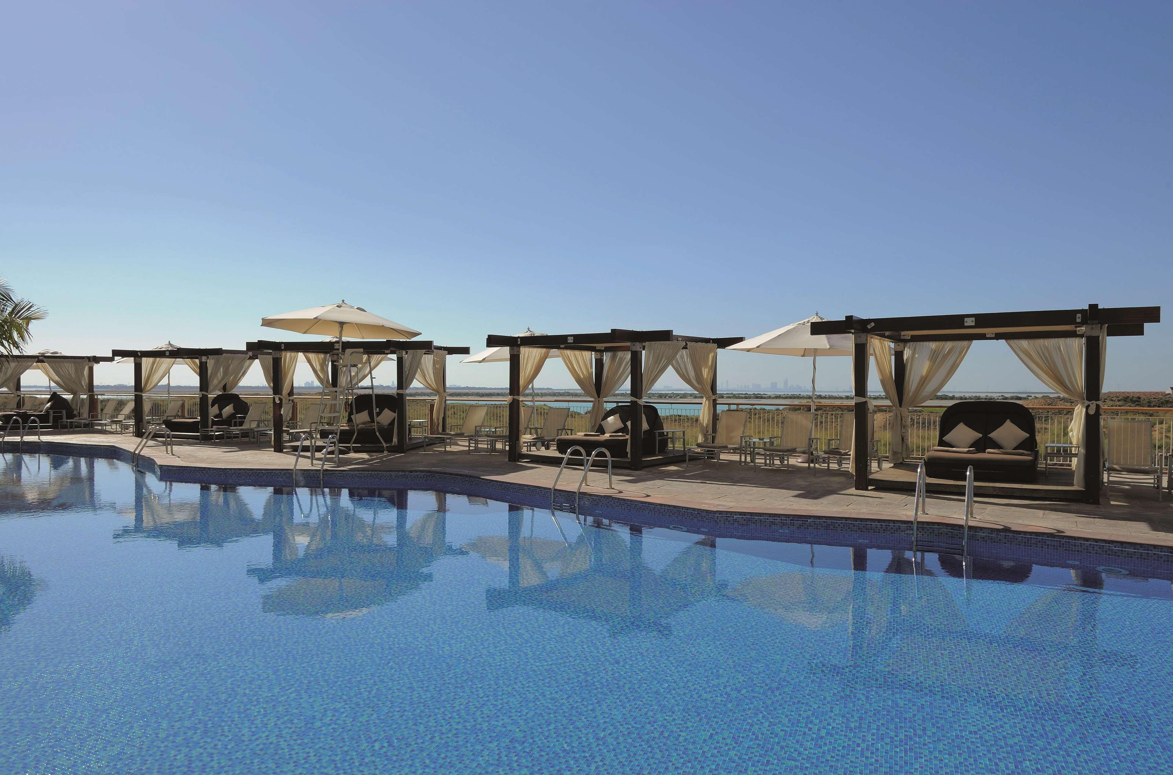 Radisson Blu Hotel, Abu Dhabi Yas Island Exterior photo