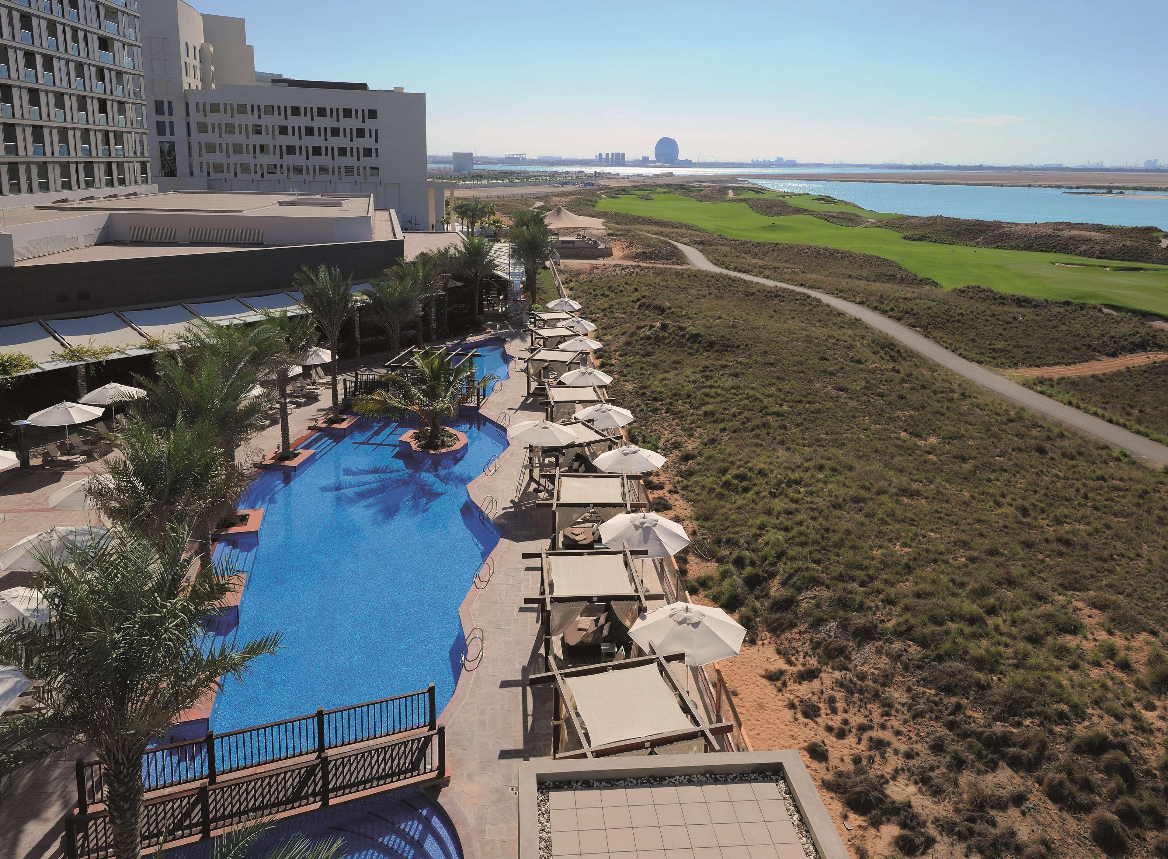 Radisson Blu Hotel, Abu Dhabi Yas Island Exterior photo