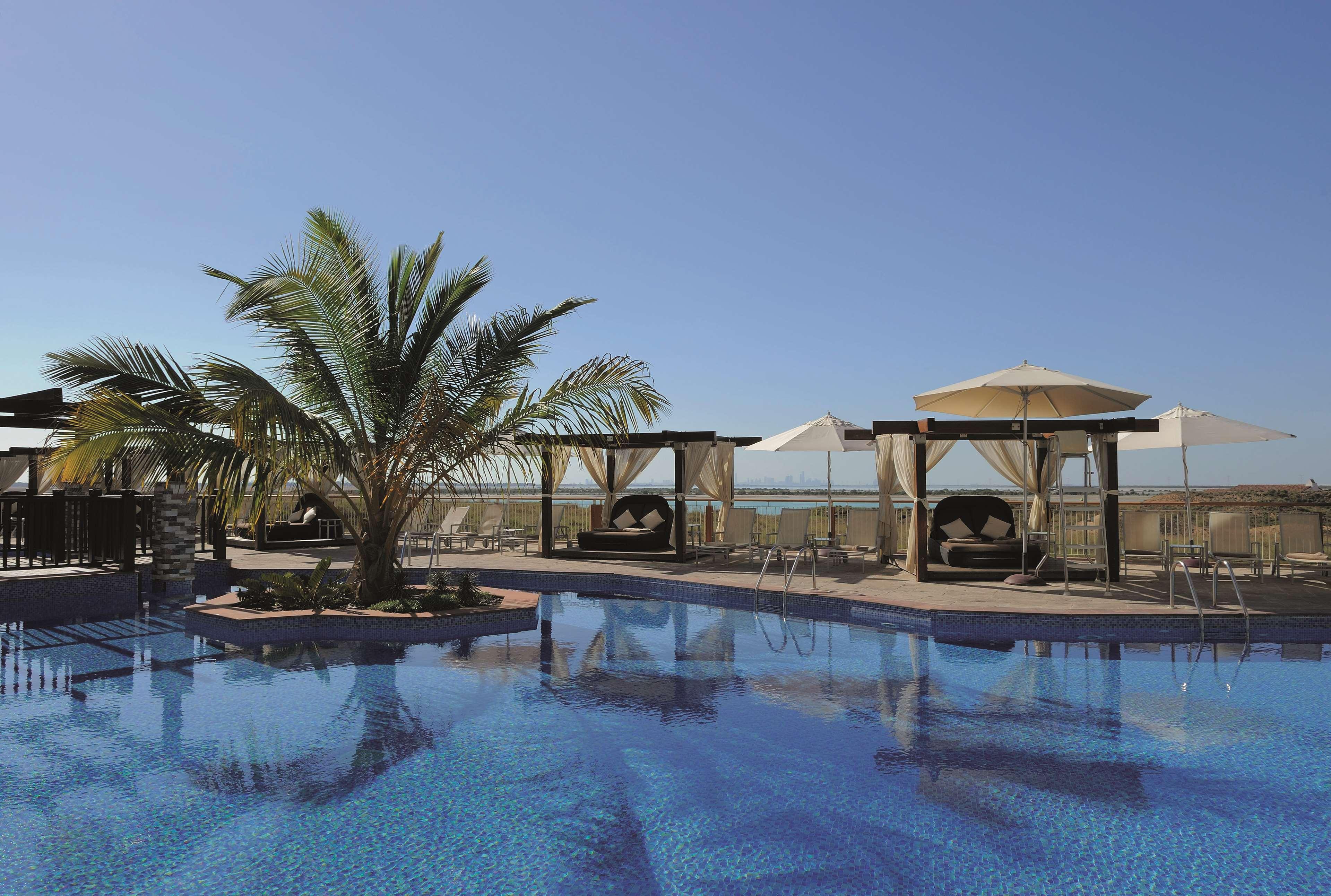 Radisson Blu Hotel, Abu Dhabi Yas Island Exterior photo