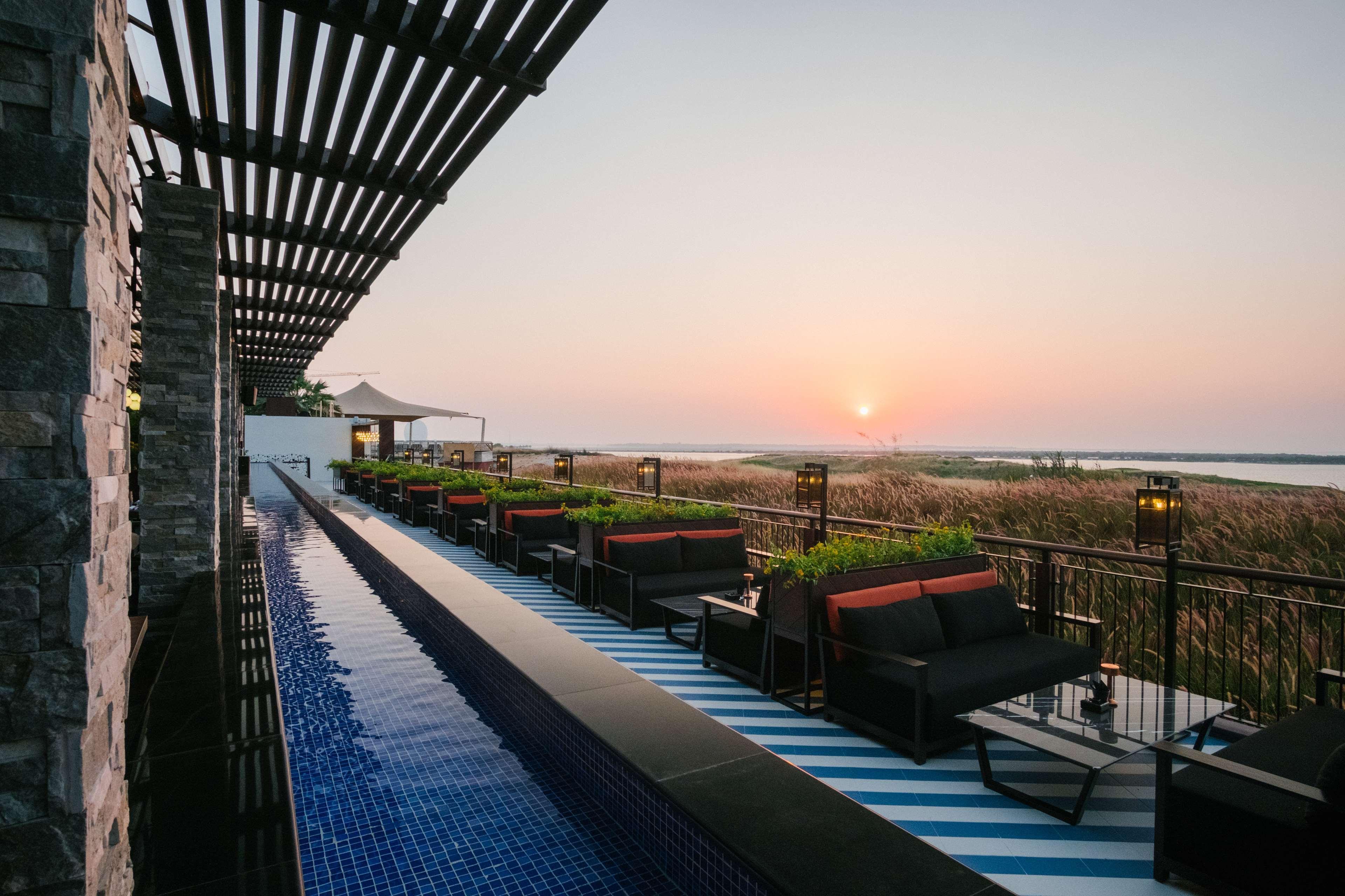 Radisson Blu Hotel, Abu Dhabi Yas Island Exterior photo