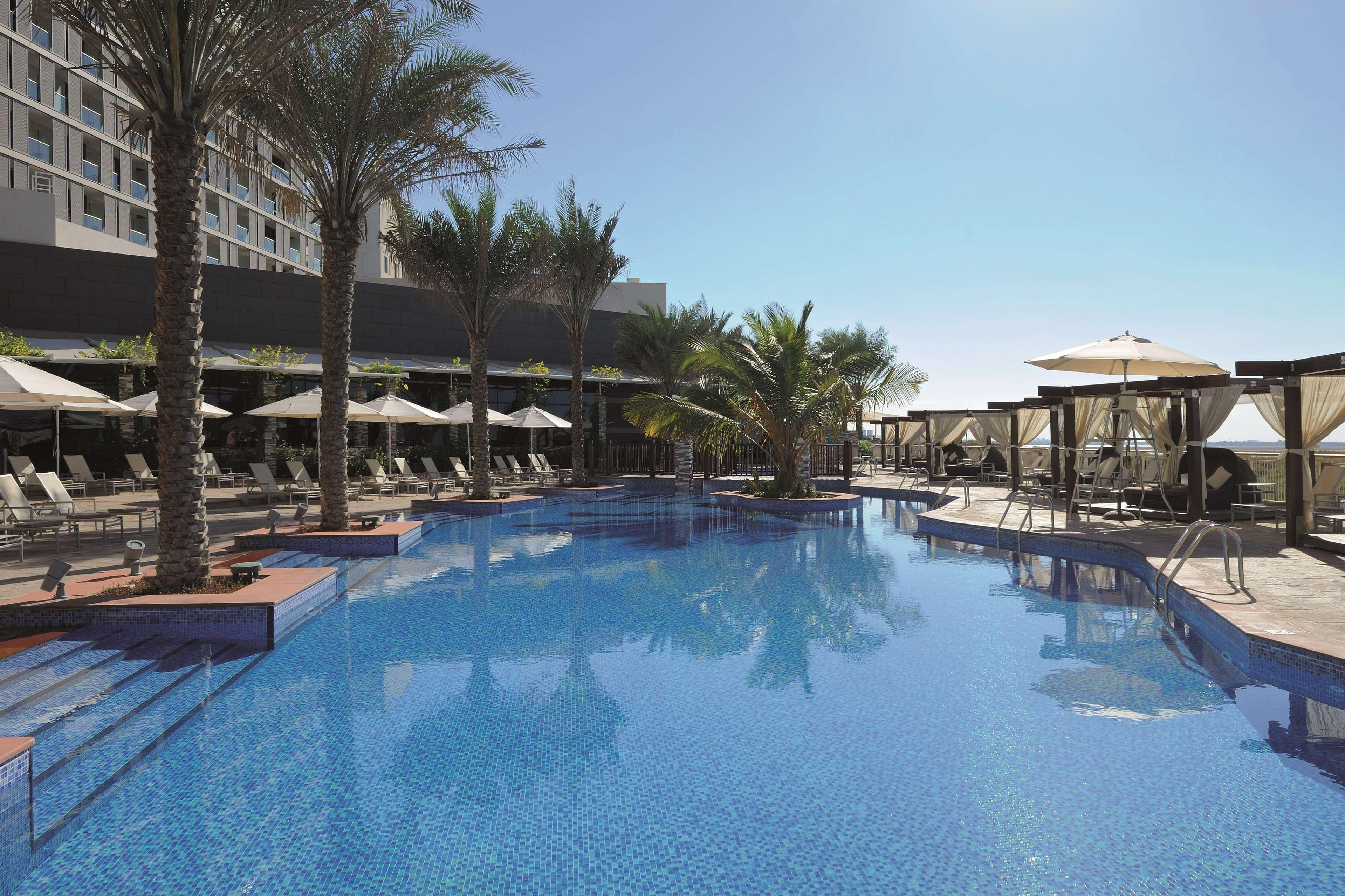 Radisson Blu Hotel, Abu Dhabi Yas Island Exterior photo