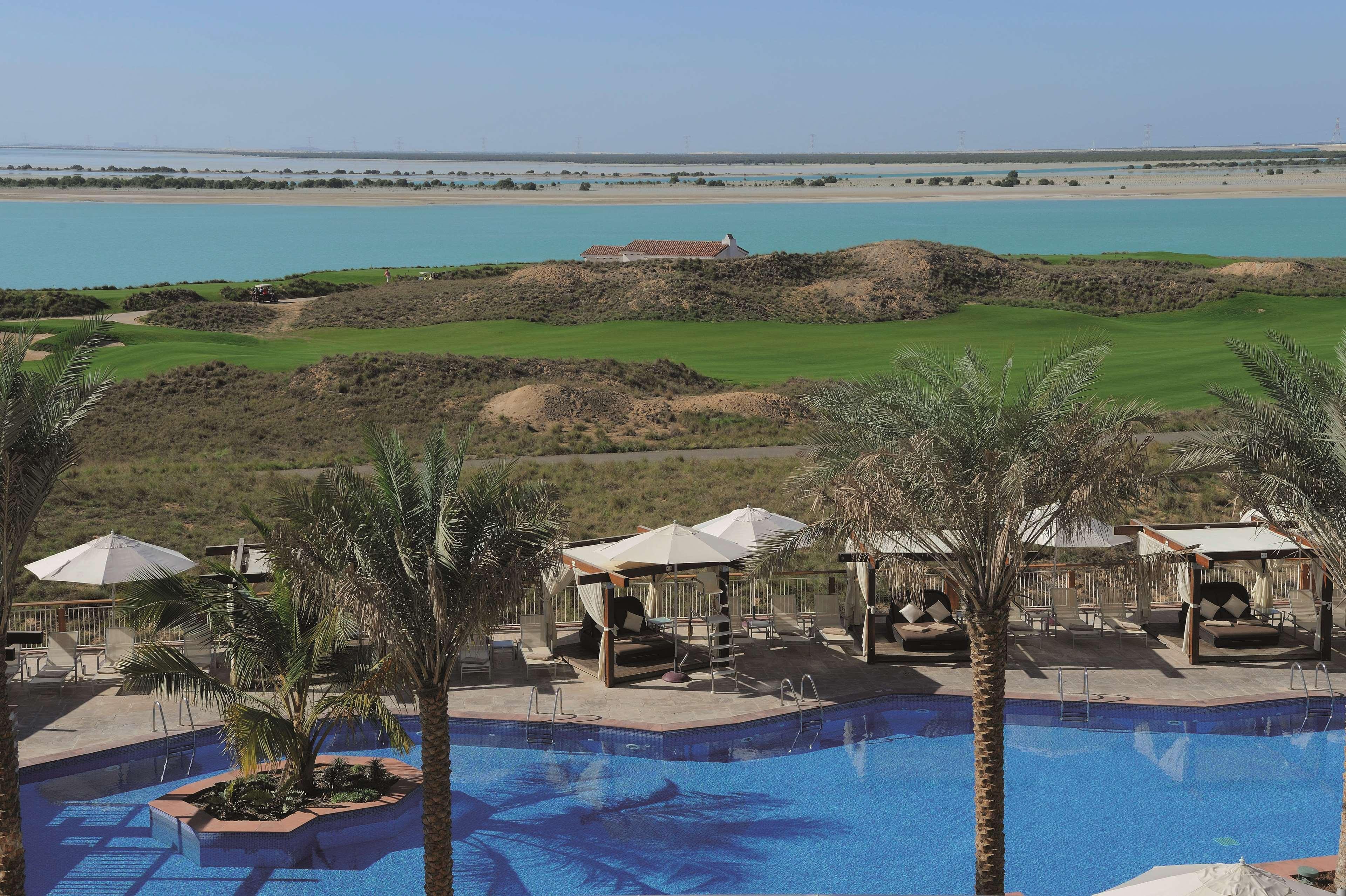 Radisson Blu Hotel, Abu Dhabi Yas Island Exterior photo