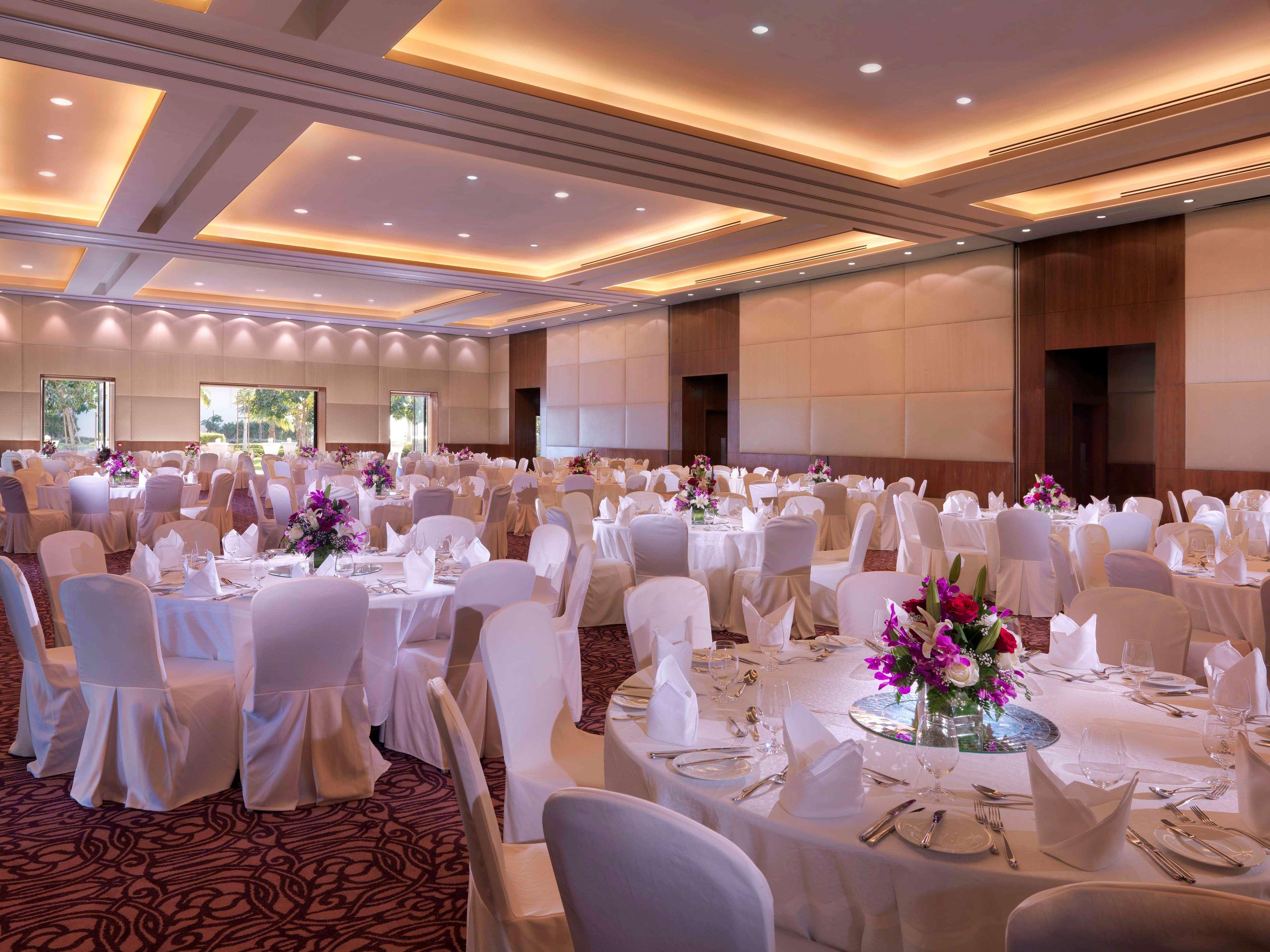 Radisson Blu Hotel, Abu Dhabi Yas Island Exterior photo