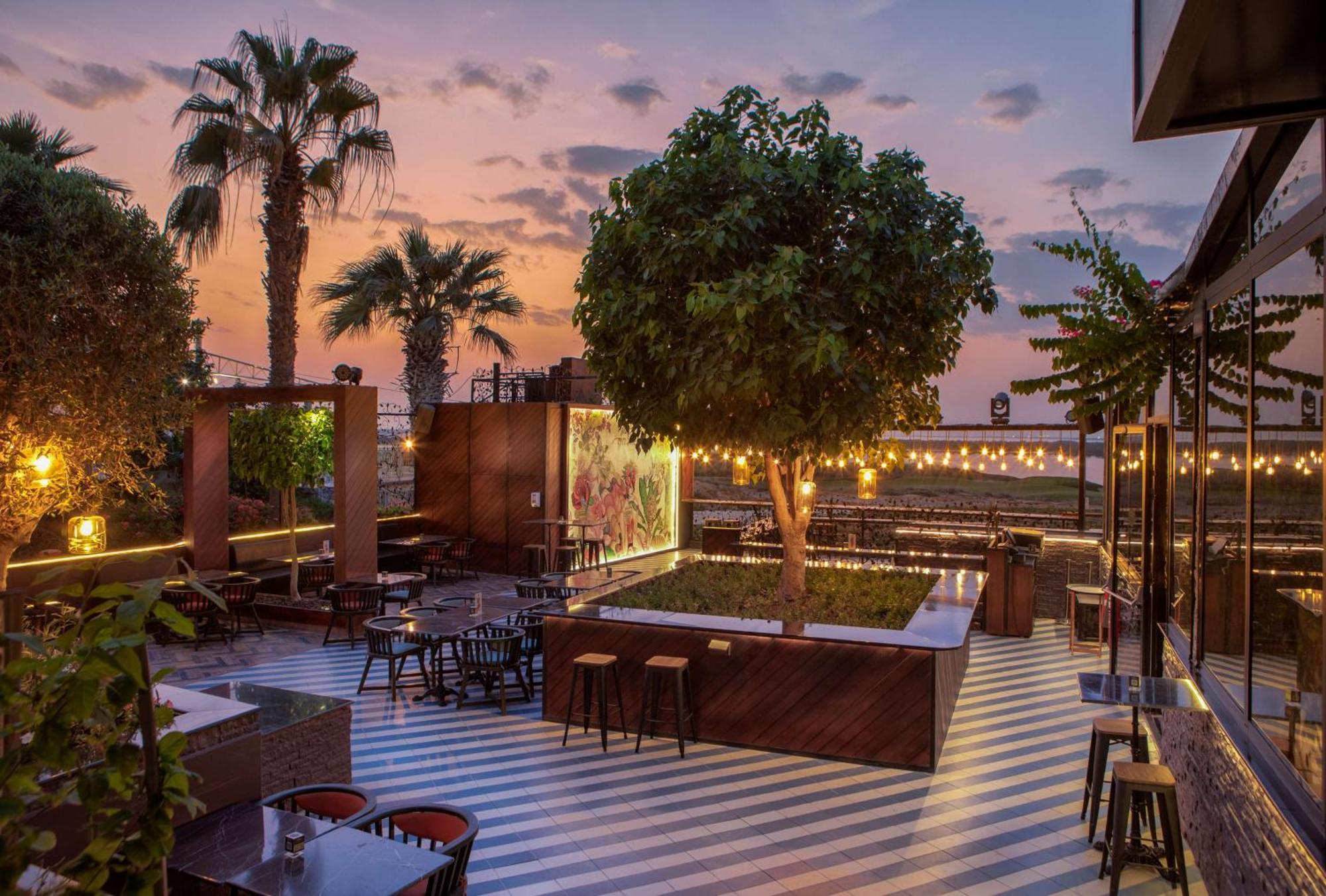 Radisson Blu Hotel, Abu Dhabi Yas Island Exterior photo